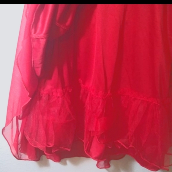 Red Xtraordinary Homecoming Dress Size 5 Juniors - Picture 8 of 10